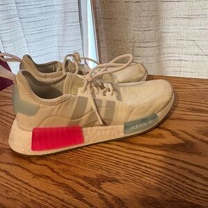 Women’s Adidas Tennis Shoes